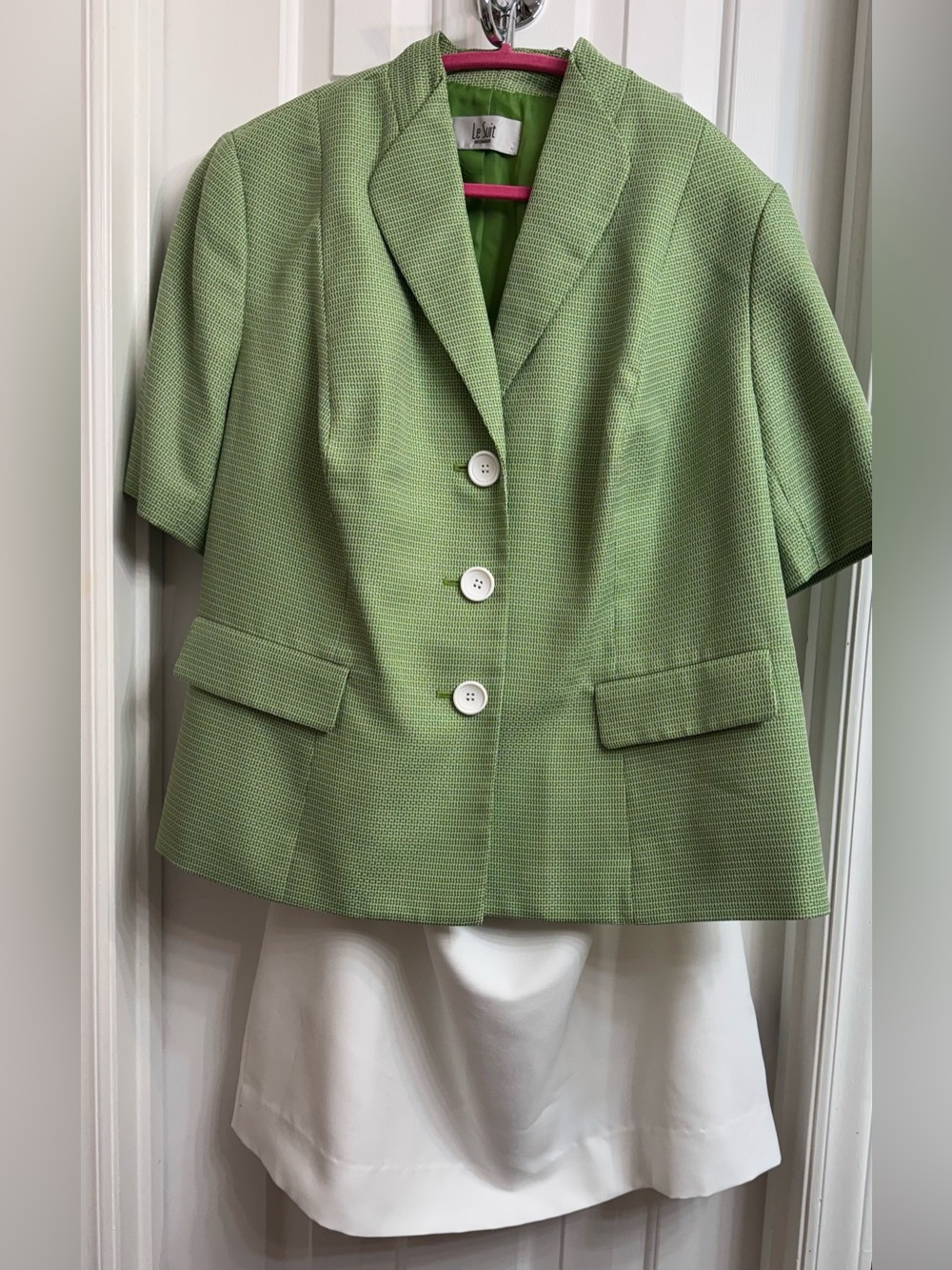 Le Suit Women’s Light Green Short-Sleeve Blazer & White Skirt, Vintage Suit